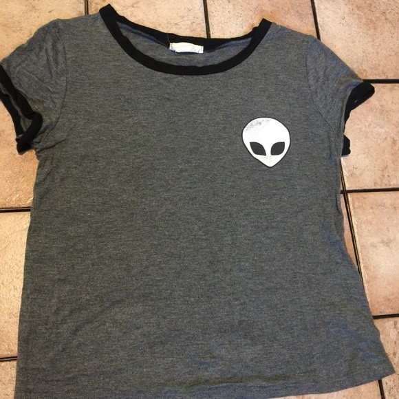 @ Gray and black Alien crop tee BA - Picture 1 of 3